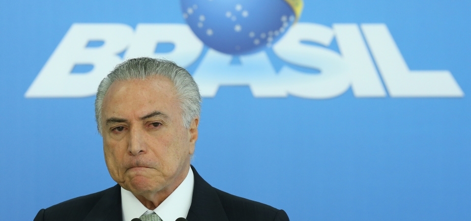 Governo passa dinheiro de combate à violência contra a mulher para a Secom