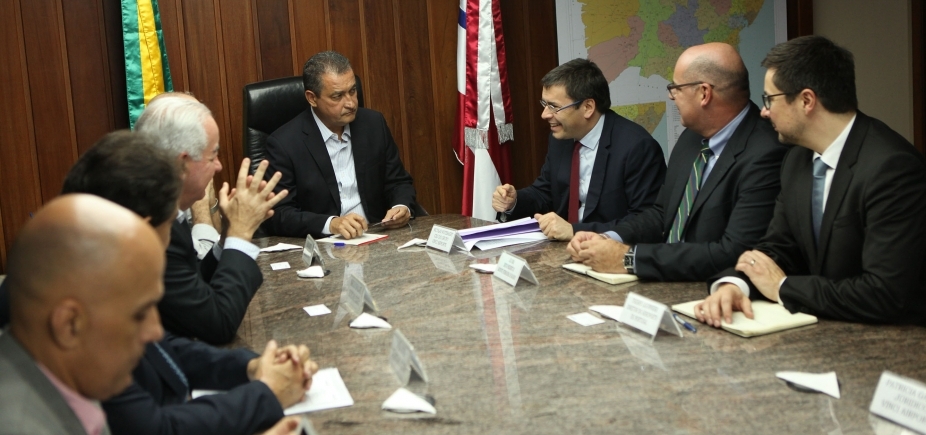 Governador recebe presidente da Vinci Airports e discute obras no aeroporto
