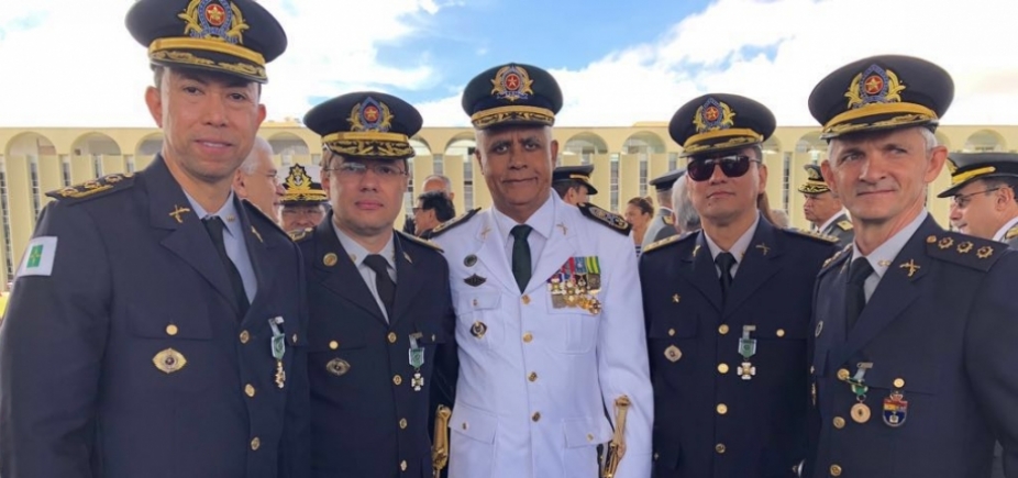PM-BA recebe medalha do Exército