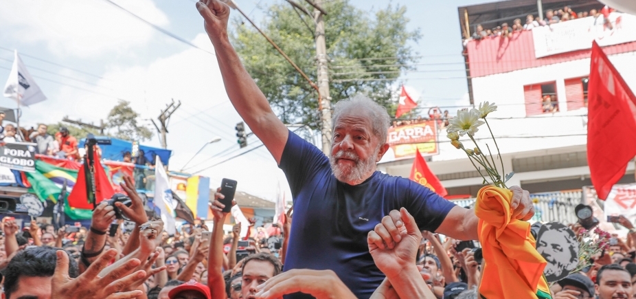 PT é aconselhado a tirar Lula da mira de holofotes, diz coluna