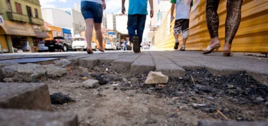 Reportagem de A Tarde mostra estado caótico das calçadas de Salvador