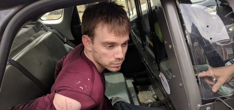 Atirador que matou 4 em restaurante nos EUA é preso
