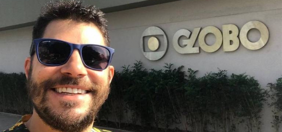 Evaristo Costa estreia como dublador e faz piada com saída da Globo