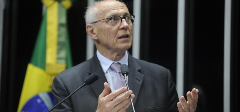 Eduardo Suplicy recebeu mais de 2 mil correspondências para entregar a Lula 