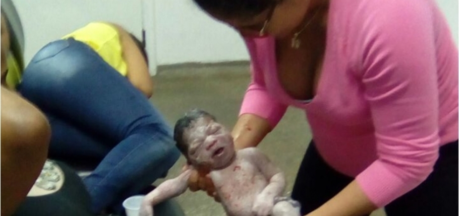 Sem auxílio médico, grávida dá à luz na recepção do Hospital Roberto Santos