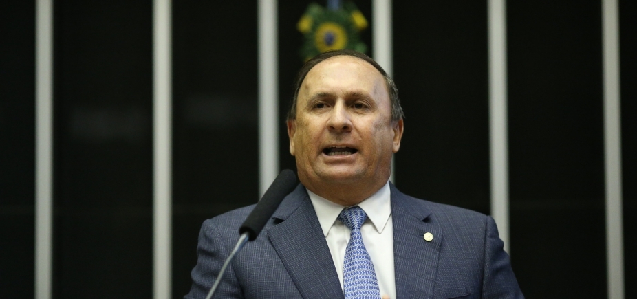 Gualberto diz que Rui Costa ʹdeveria ter vergonha de cooptarʹ prefeitos