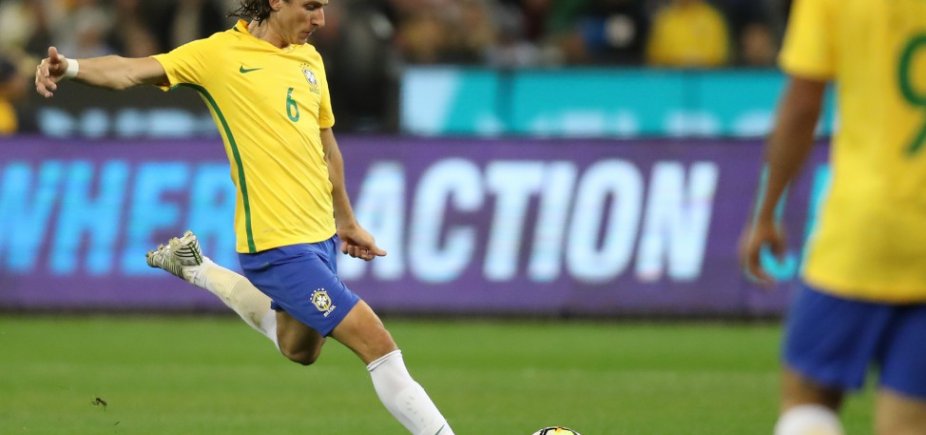 Filipe Luís se recupera de lesão no Atlético de Madrid