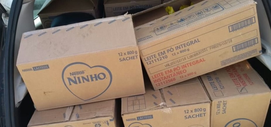 Garçom é preso com caixas de leite furtadas de supermercado em Itabuna