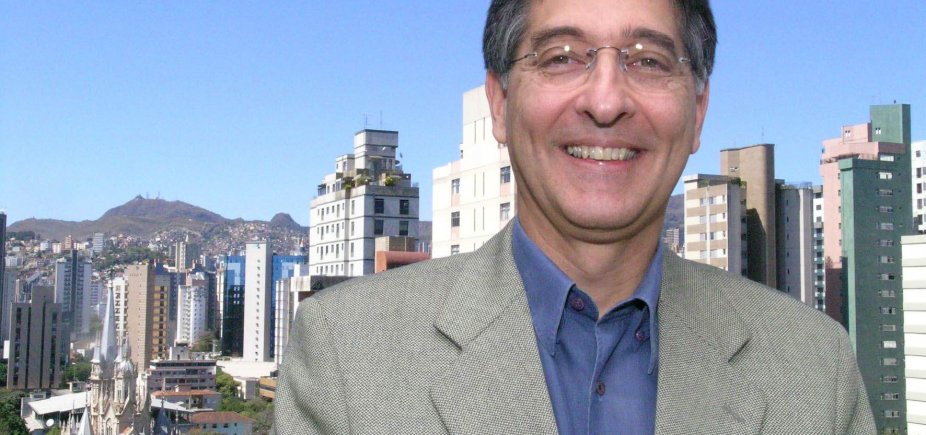 Assembleia suspende tramitação de impeachment contra governador de Minas