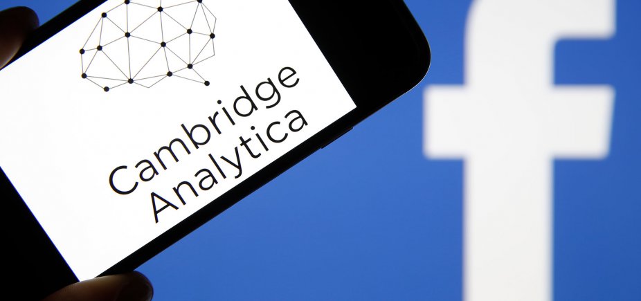 Após escândalo, Cambridge Analytica anuncia fim das operações