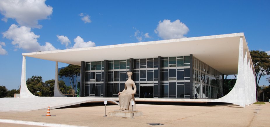 STF deve concluir hoje julgamento sobre foro