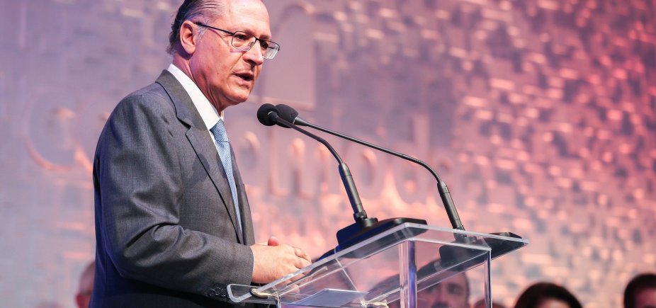 Alckmin defende Bolsa Família, mas faz ressalvas a programa