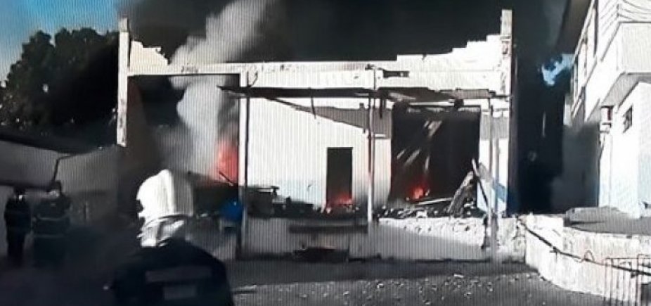 Fábrica pega fogo em Pirajá