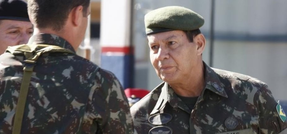 General que defendeu intervenção quer ser candidato à Presidência