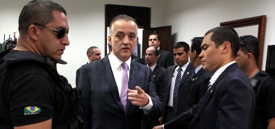 Justiça determina prisão de Carlinhos Cachoeira