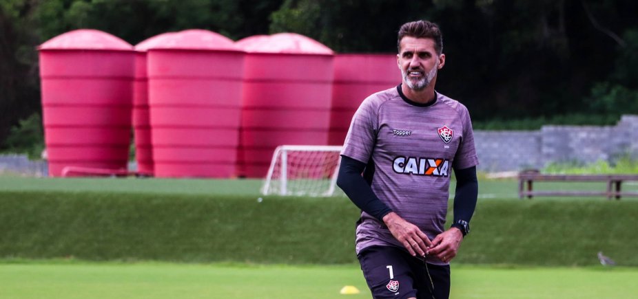 Mancini promete mudanças no Vitória após eliminação na Copa do Brasil