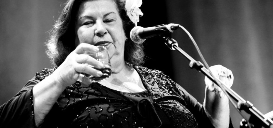 Nana Caymmi prepara disco novo e retorno aos palcos após abandonar carreira em 2012