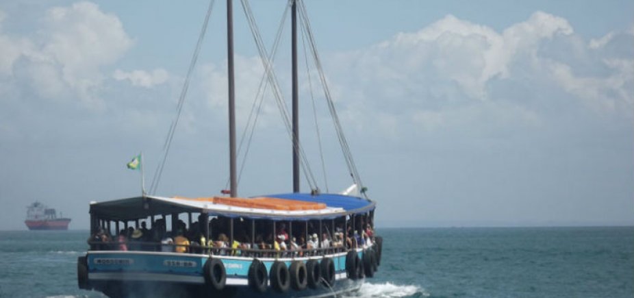 Mau tempo interrompe tráfego de escunas na Baía de Todos-os-Santos 