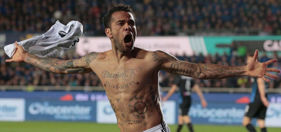 Seleção Brasileira já trabalha sem a presença de Daniel Alves