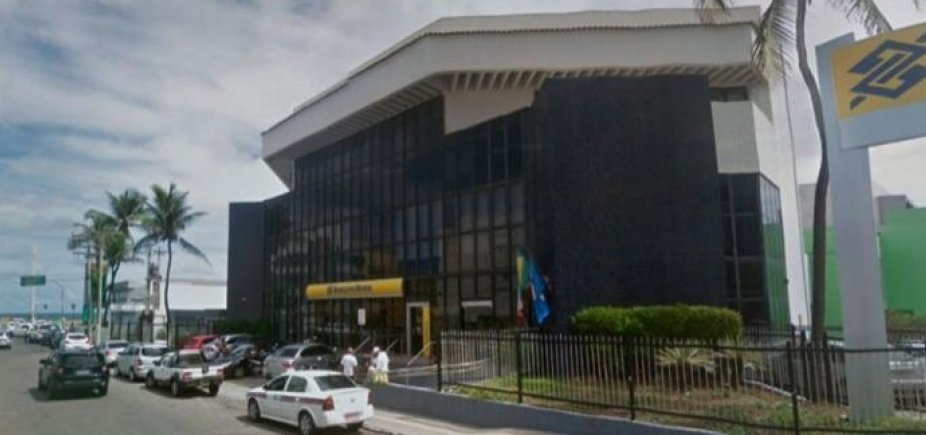 Bandidos atacam agência bancária na Pituba