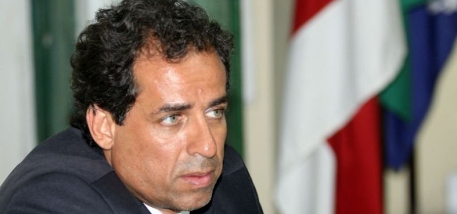 Após fugir, Ricardo Machado se entrega à Justiça