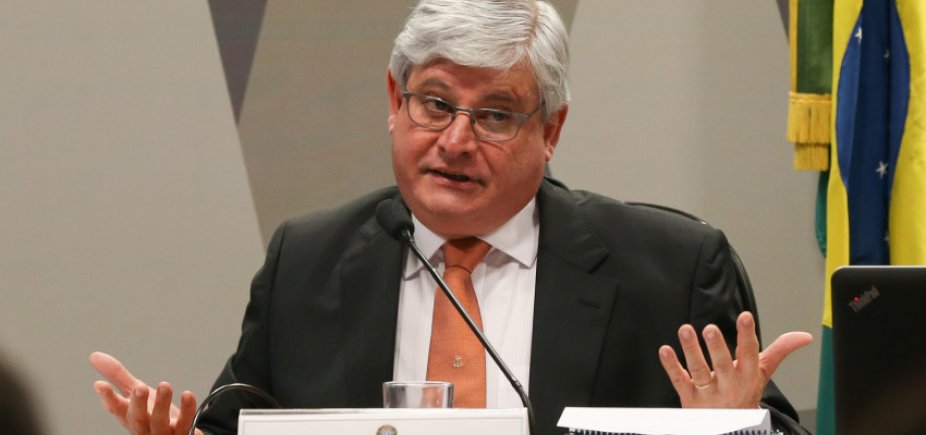 Ação movida por Janot pode beneficiar Palocci, diz coluna