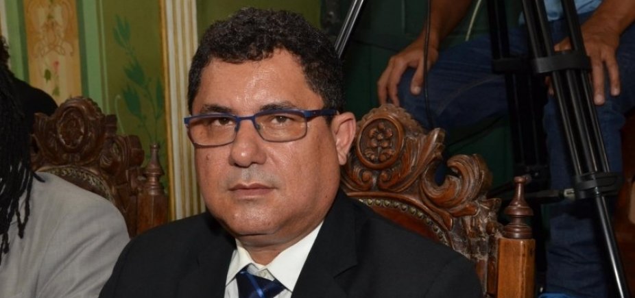 Vereador critica prefeitura por disponibilizar micro-ônibus em paralisação dos rodoviários