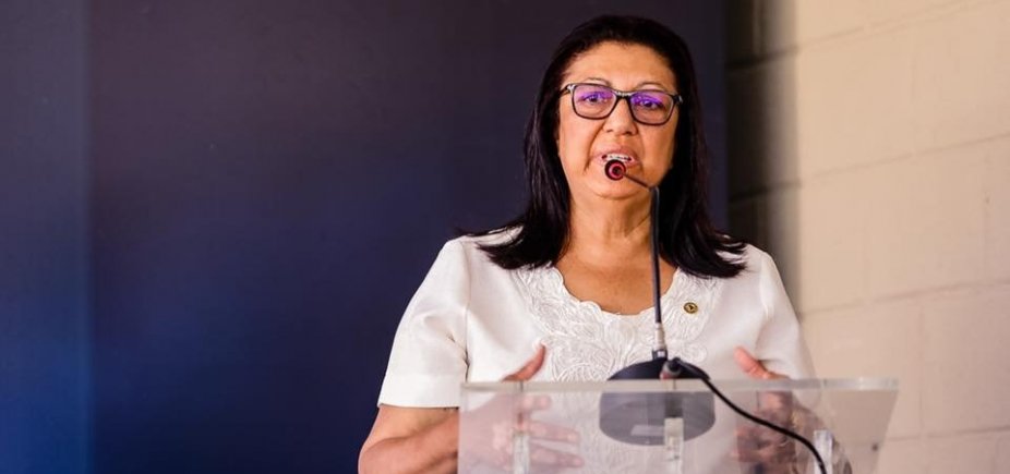 Ângela Souza se recusa a falar sobre bloqueio de bens pela Justiça