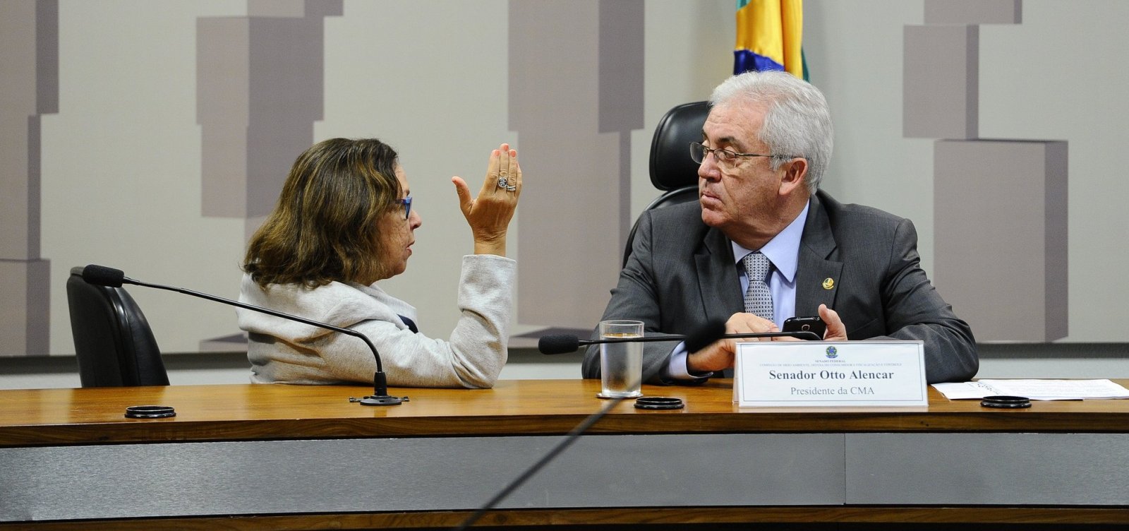 Otto e Lídice votam a favor de empréstimo para Salvador e cutucam Temer