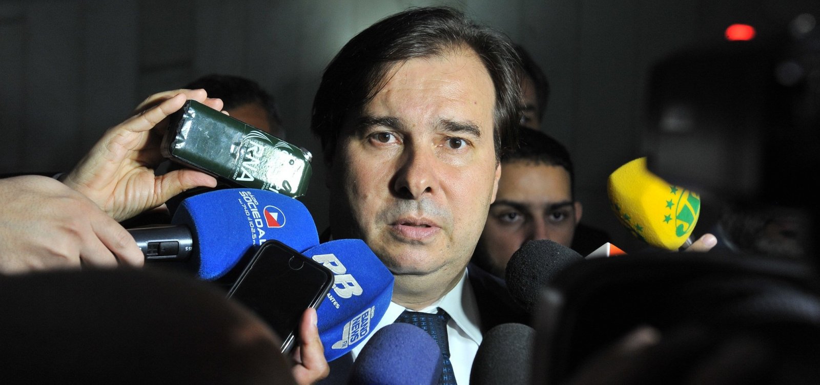 Rodrigo Maia afirma que MP da Eletrobras não será votada
