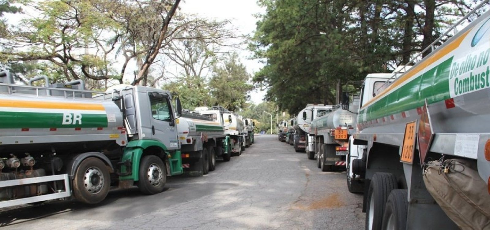 Protesto de caminhoneiros deixa cidades da Bahia sem combustíveis