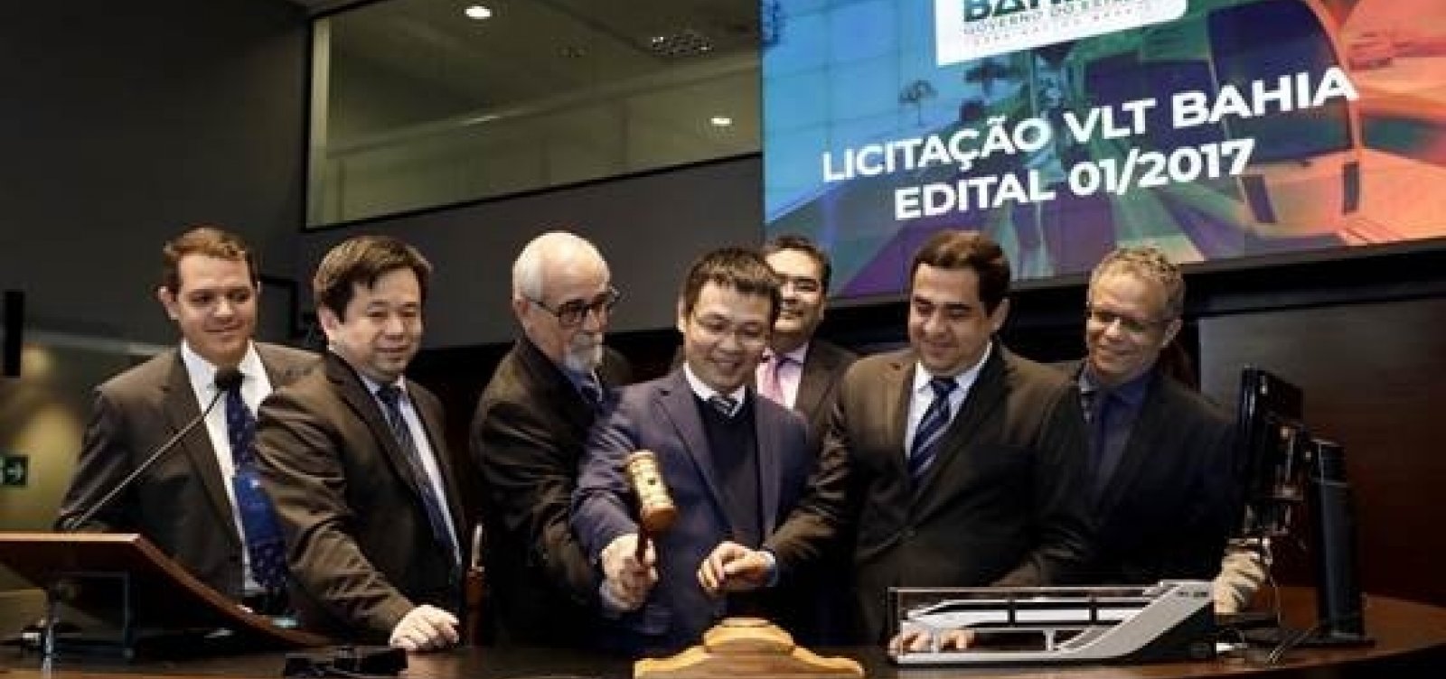 Empresas estrangeiras vencem licitação do VLT do Subúrbio