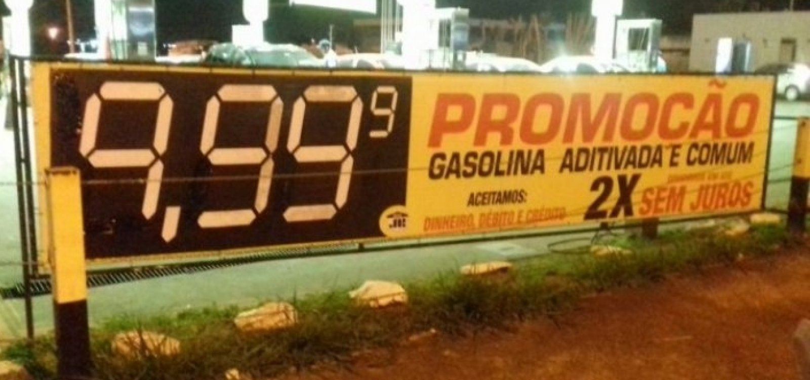 Litro da gasolina chega a R$ 9,99 no Distrito Federal 