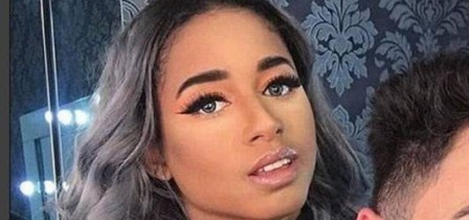 MC Loma radicaliza no visual, ajeita o dente e fica irreconhecível
