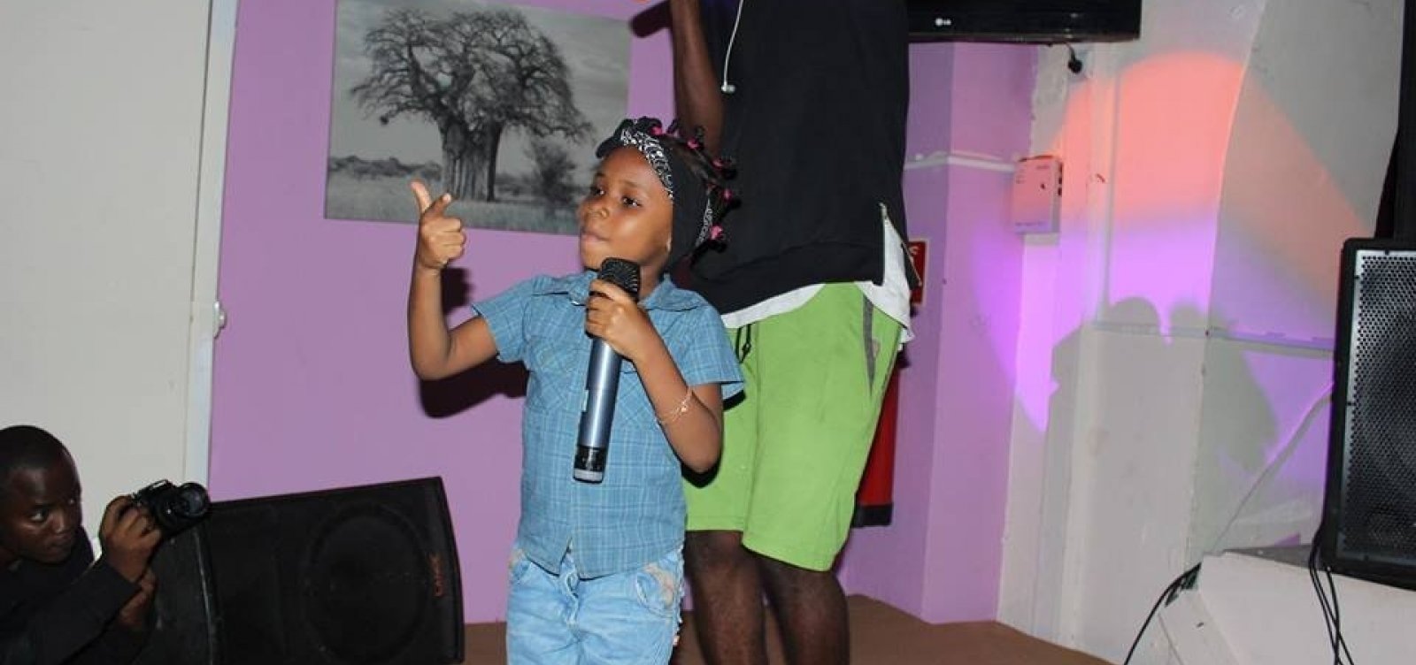 Bia Canda MC: menina de 5 anos faz sucesso cantando rap como gente grande; Veja!