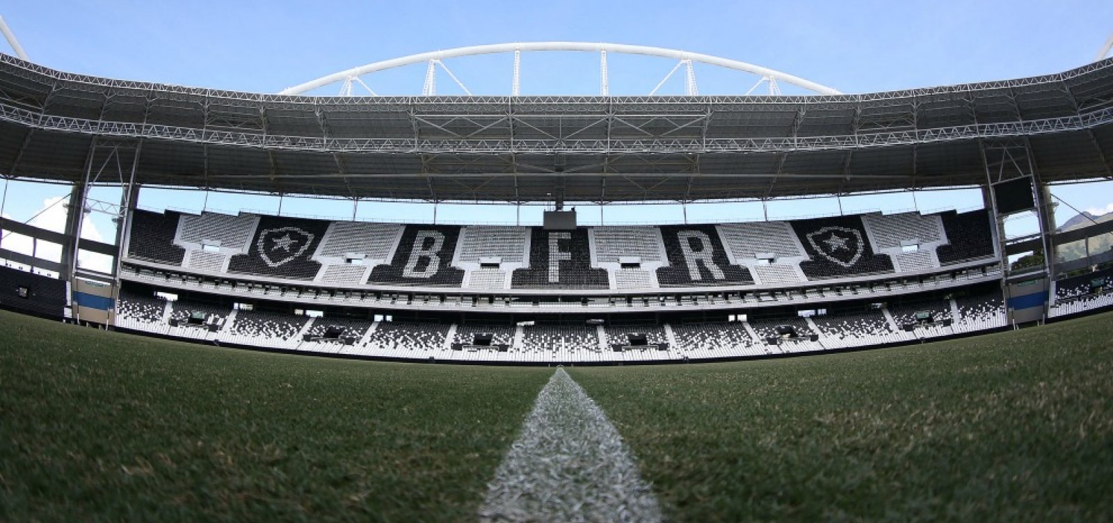Bahia recebe Vasco e Vitória enfrenta Botafogo neste domingo; Metrópole transmite