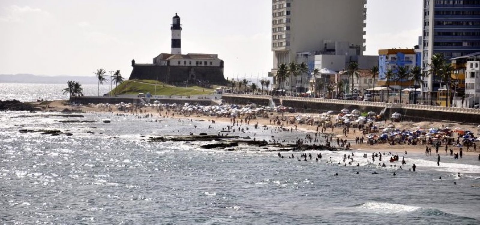 Saiba quais praias estão impróprias para banho hoje em Salvador
