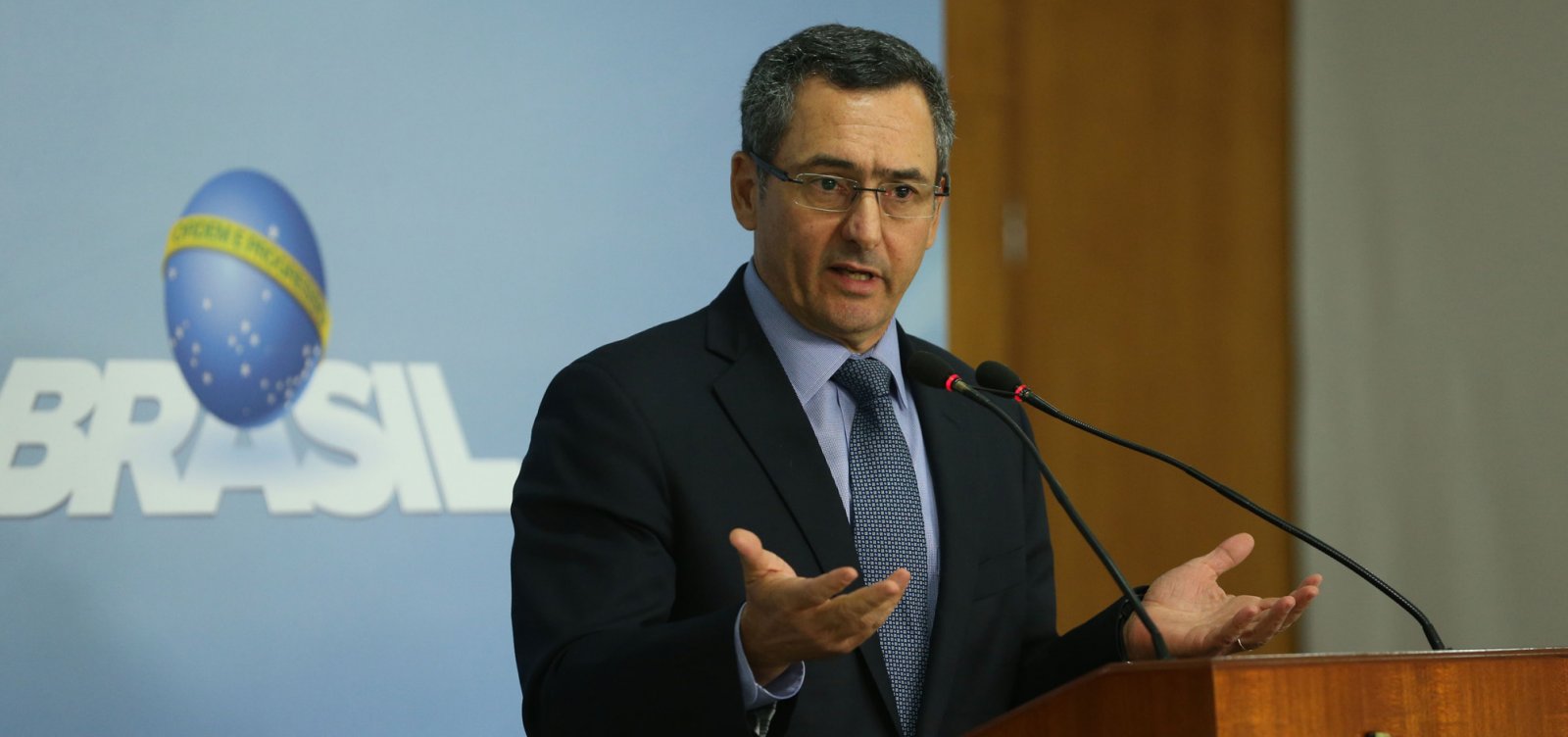 Ministro diz que custo das medidas para o fim da greve é de R$ 9,5 bi 