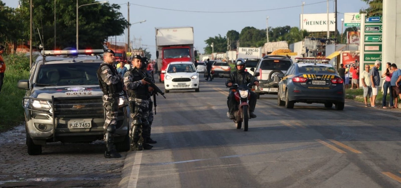 Operação da SSP e PRF desbloqueia BRs 101, 232 e 116