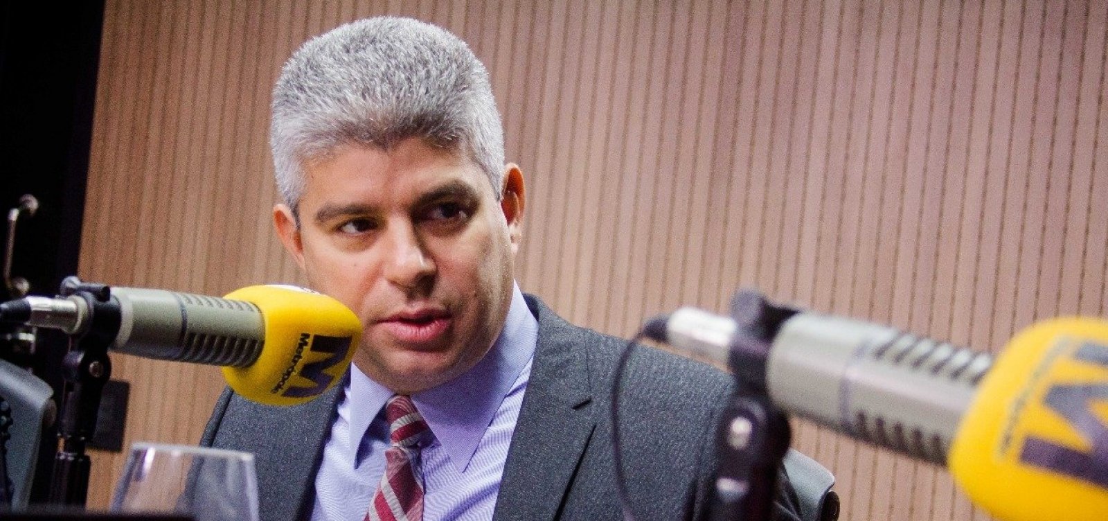 Secretário diz que distribuição de produtos será ‘normalizada’ até sexta