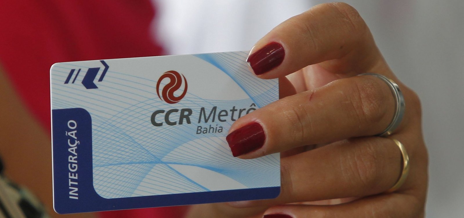 Metrô começa a aceitar cartão de débito para compras de bilhete