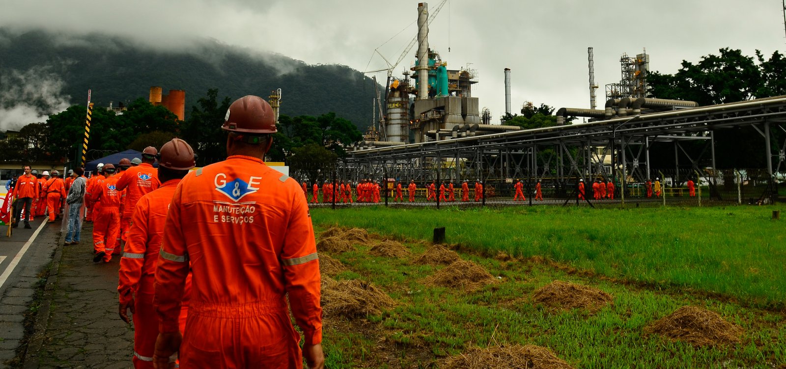 Federação dos petroleiros recomenda suspensão da greve após TST aumentar multa