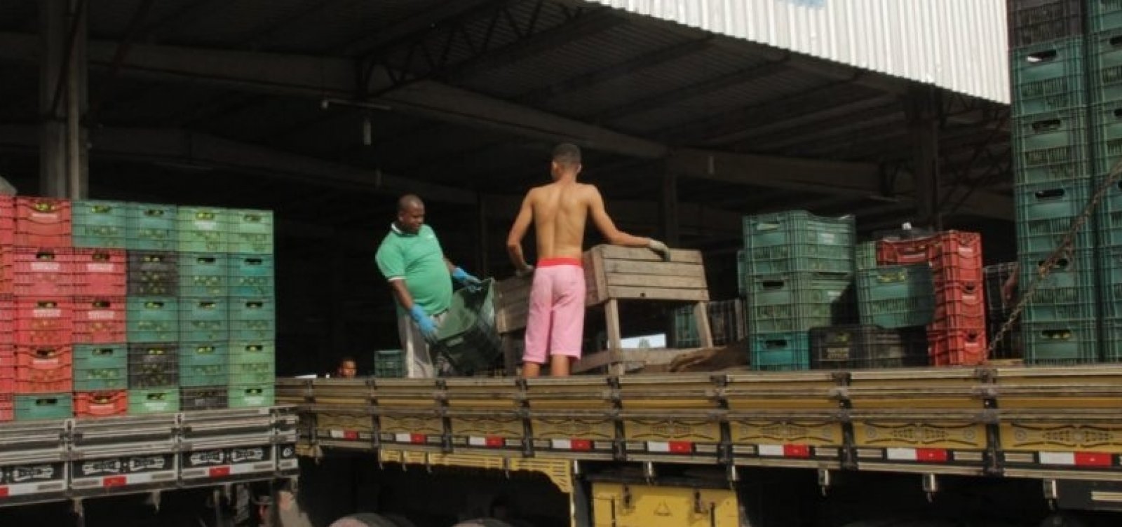 Ceasa de Simões Filho é reabastecida e preço dos produtos começa a diminuir