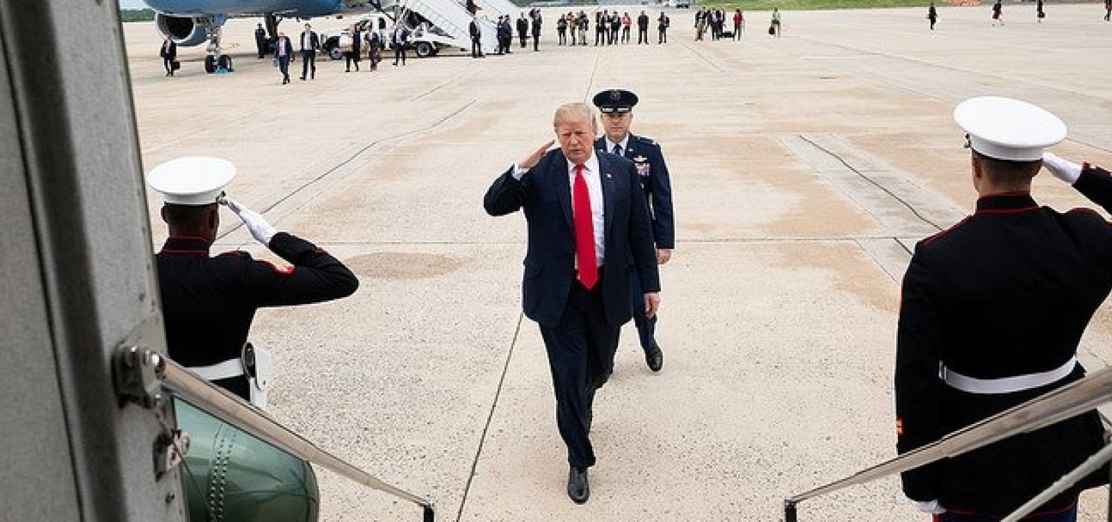 Trump confirma reunião com Kim Jong-un no dia 12 de junho