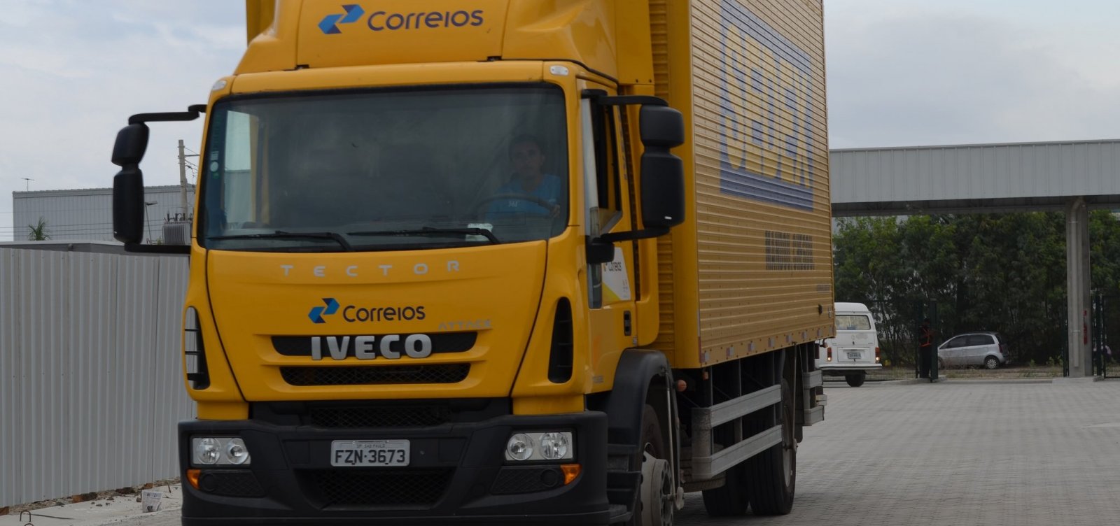 Correios dão prazo de 15 dias para normalizar entregas no país