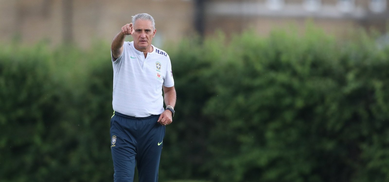 Neymar vai entrar no intervalo do amistoso contra a Croácia, diz Tite