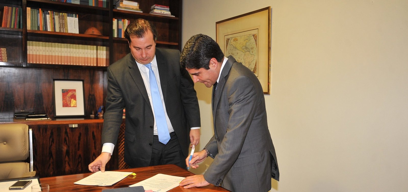 ACM Neto admite que Rodrigo Maia pode desistir de candidatura a presidente