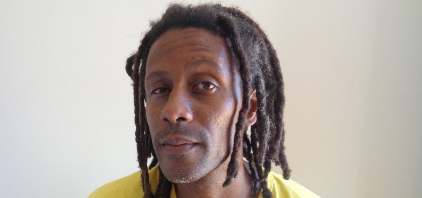 Polícia afirma que estilhaços atingiram ator e vítima rebate: 'Não foi de raspão'