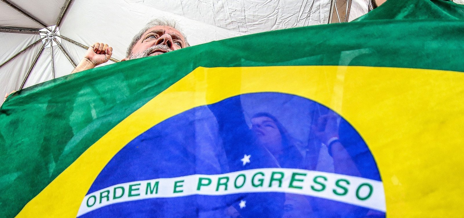Lula estreia como comentarista da Copa do Mundo mesmo preso; vídeo