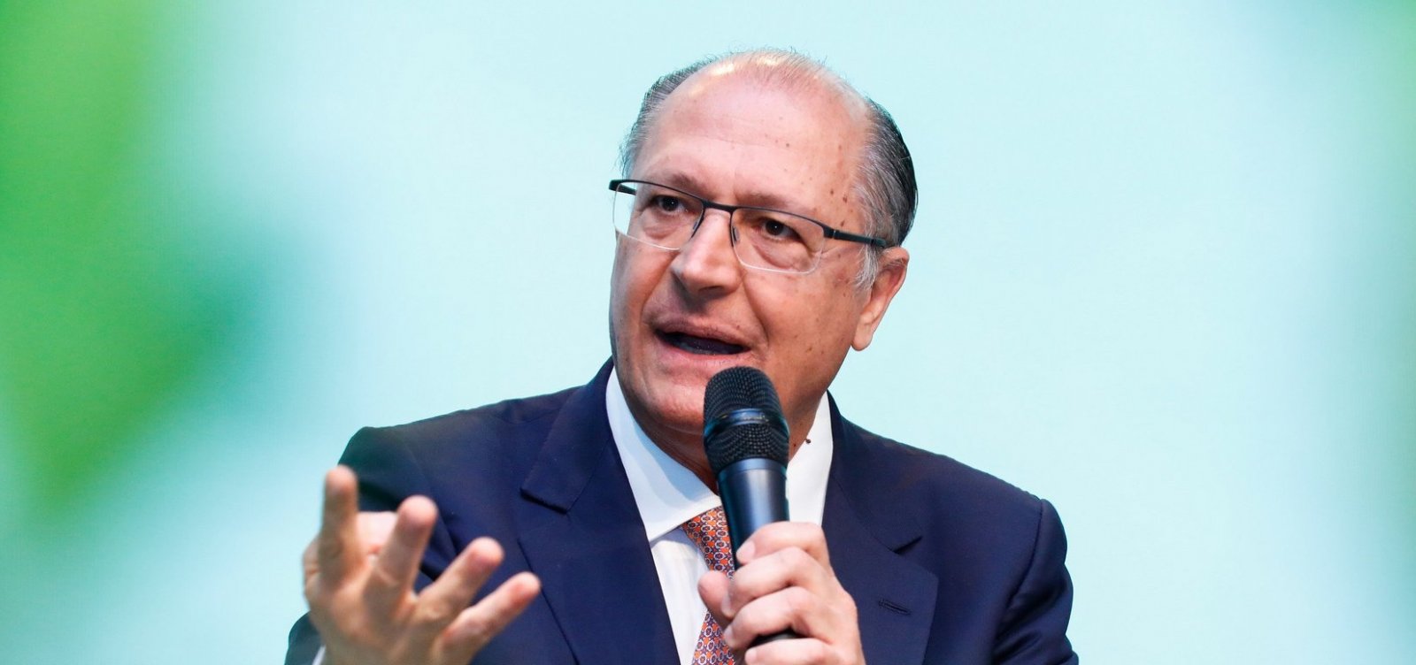 ‘Não há razão para abrir mão da candidatura’, diz Alckmin